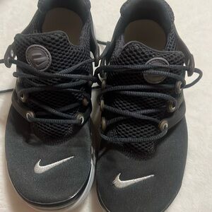 Boy Nike size 2Y worn twice